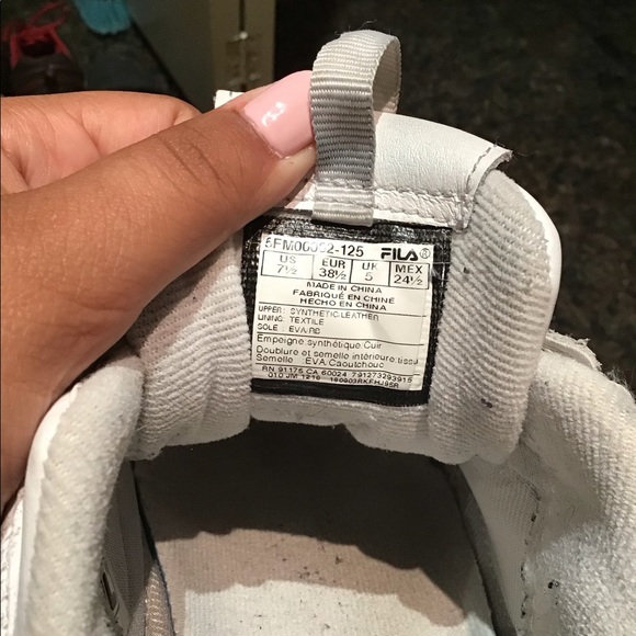 White Fila size 7 1/2 - Picture 4 of 4